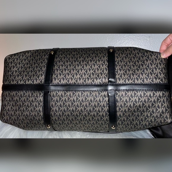 🌺 NWT Michael Kors MMK x 007 Beck XL Metallic Logo Weekender + Free Gifts 🌺 - Picture 6 of 15